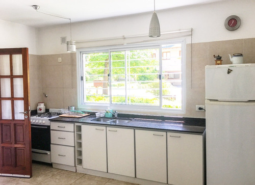 Imagen 5 de 14 de Espectacular Casa En Cariló. Disponible Primera Quincena Enero Y Febrero!!!!!