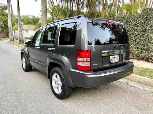 Imagen 4 de 14 de Jeep Cherokee 4x4
