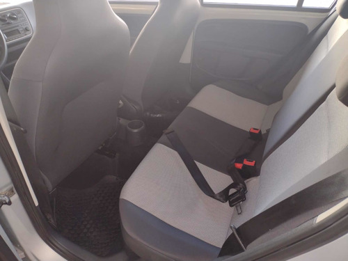 Imagen 4 de 10 de Volkswagen Up! 2015 1.0 Take Up! Aa 75cv 5 P