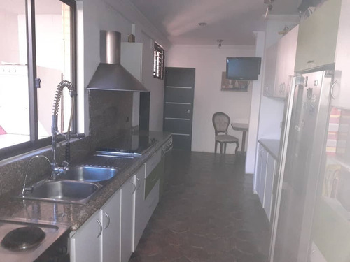 Imagen 8 de 10 de Town House En Venta Ubicado En Valencia, Trigal Norte. Rs-044