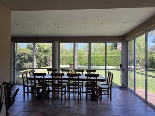 Casa En Venta De 3 Dormitorios C/ Cochera En La Tranquera