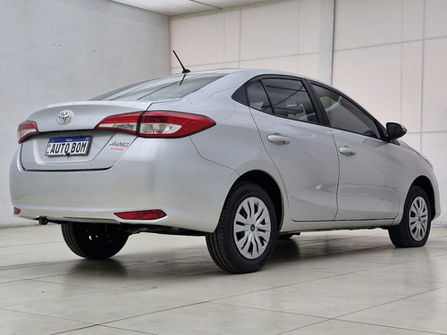Toyota Yaris Sedán 1.5 16V FLEX SEDAN XL LIVE MULTIDRIVE