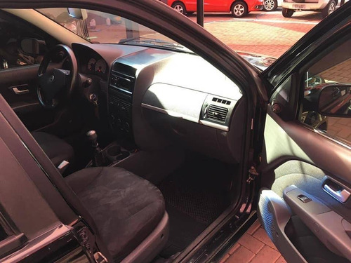 Imagem 6 de 8 de Chevrolet Zafira 2.0 Mpfi Elegance 8v Flex 4p Automático