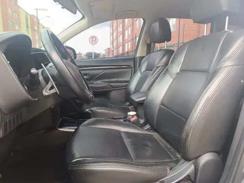 Mitsubishi Outlander 2.4 Kaiteki 4x4 7 Puestos