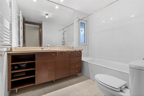 Casa En Arriendo De 5 Dorm. En Lo Barnechea