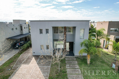 Casa En Venta En Lote Interno En Los Alisos, Nordelta