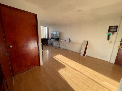 Cuarto Con Amplios Closets