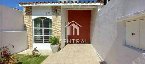 Casa Com 2 Dormitórios À Venda 75m2 Por 250.000,00