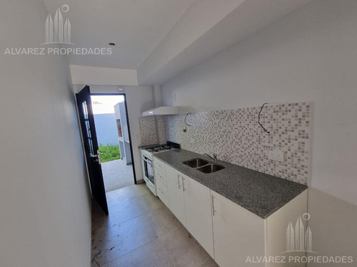 Imagen 17 de 22 de Departamento 2 Ambientes Venta Castelar Patio