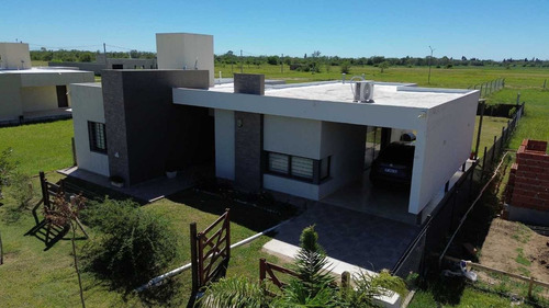 Casa Dos Dormitorios Nueva En Rio Tercero