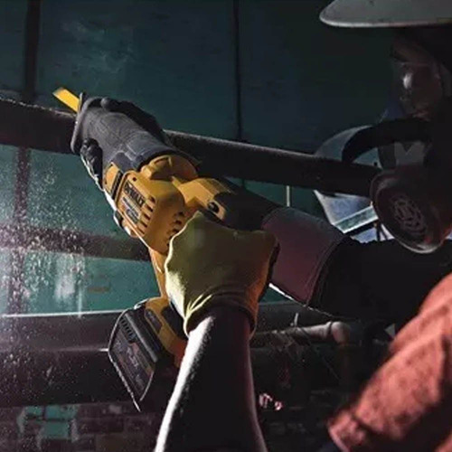 Sierra sable eléctrica inalámbrica DeWalt DCS388T2