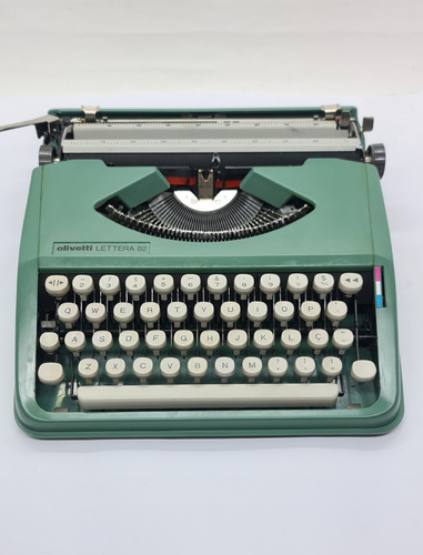 Maquina De Escrever Olivetti Lettera 82.