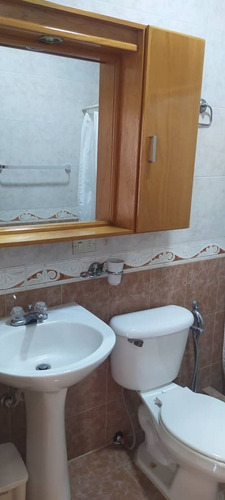 Imagen 13 de 14 de Apartamento En Venta Urb. Andrés Bello 0412-8887550