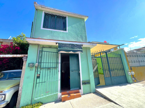 Casa Con Local En Venta En Lázaro Cárdenas, Querétaro