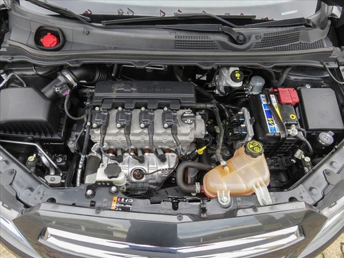 Imagem 8 de 12 de Chevrolet Prisma Lt 1.4 Flex Manual C/ Mylink