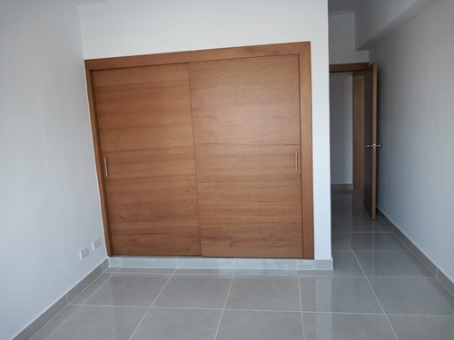 Alquilo Apto De 3 Habitaciones En Bella Vista Prox A La 27 De Febrero.