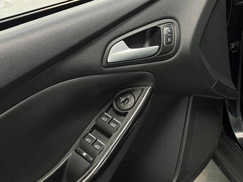 Ford Focus 2.0 Titanium Flex Powershift 5p