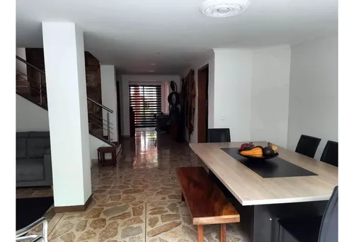 Casa Amoblada En Arriendo Poblado Los Naranjos