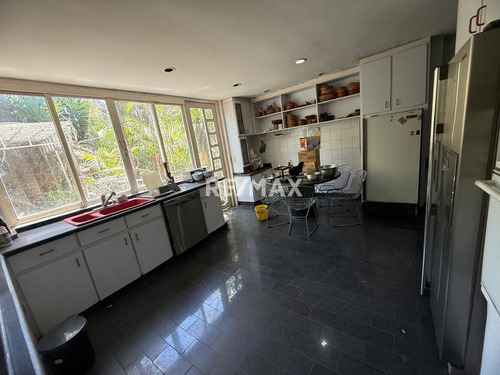 Venta Casa. Urbanización Caurimare.