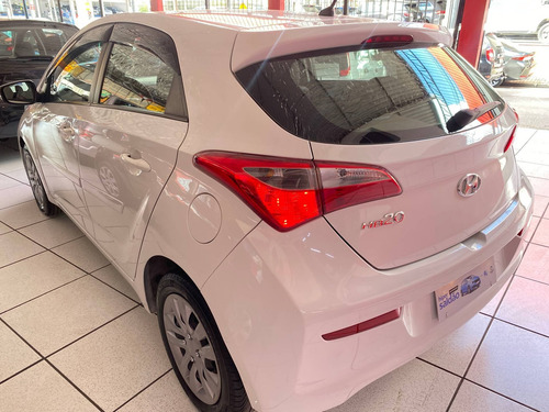 Imagem 7 de 12 de Hyundai Hb20 1.0 Comfort Plus 12v Flex 4p Manual