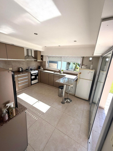 Importante Casa A Metros De La Laguna (barrio Esteban Echeverría)