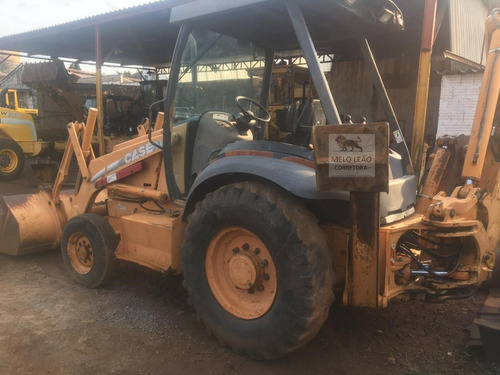 Retroescavadeira Case 580m 4x2 - Ano 2010