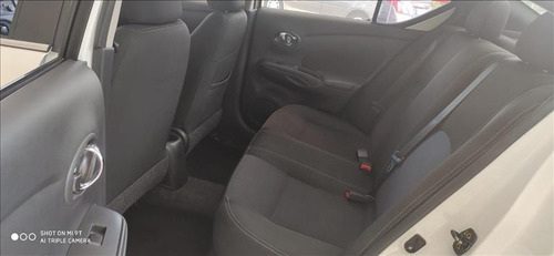 Imagem 9 de 10 de Nissan Versa Versa 1.6 Sv (flex) Aut 4p