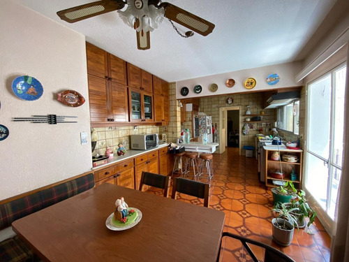 Venta De Apartamento 3 Dormitorios, 2 Garages En Villa Biarritz.
