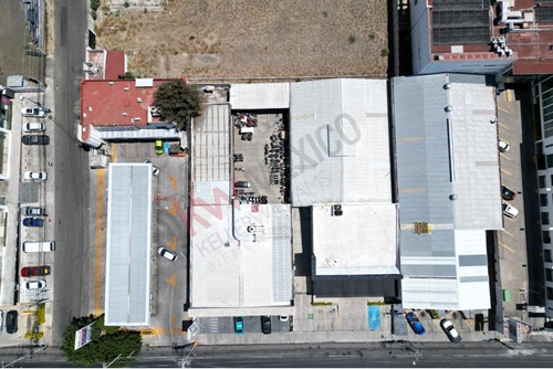 Local Comercial En Renta De 680 M2 Sobre Bernardo Quintana, Querétaro