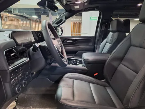 Chevrolet Suburban 5.3 V8 RST At