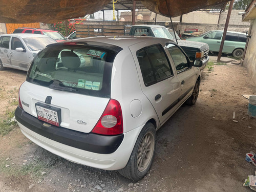 Renault Clio 1.6 Authentique At