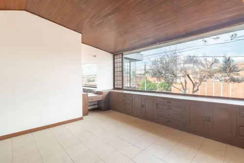 Casa En Venta En La Esmeralda. Cod V15539
