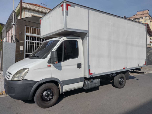 Imagem 4 de 11 de Iveco Daily 35s14