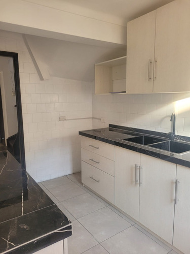 Cómoda Casa Recien Remodelada, Sector Residencial