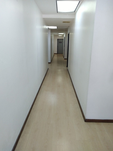 Imagen 6 de 29 de Alquilo Oficinas En Los Palos Grandes