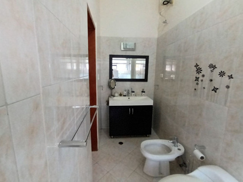 Vendo Townhouse En Campo Alegre, Valencia