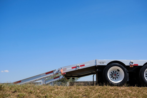 Imagen 4 de 9 de Lowboy Cama Baja 20 Toneladas Rampas Abatibles