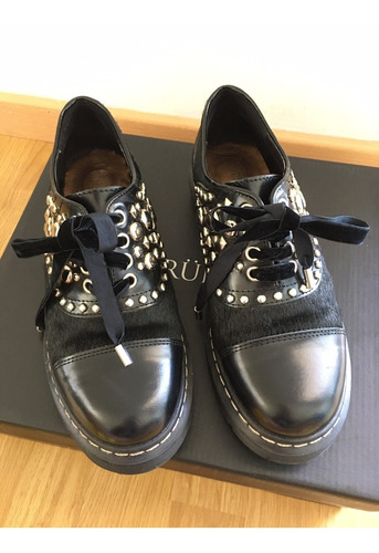 Zapato Abotinado Acordonado Cuero Mujer. Prune. Impecable!