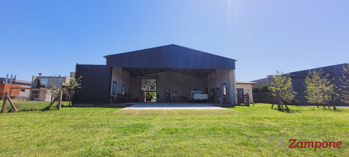 Venta De Casa 3 Ambientes Con Hangar En El Aero Country Club General Rodriguez