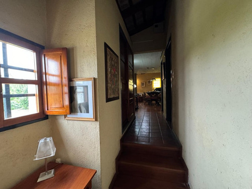 En Venta Espectacular Casa De Categoria En Agua De Oro