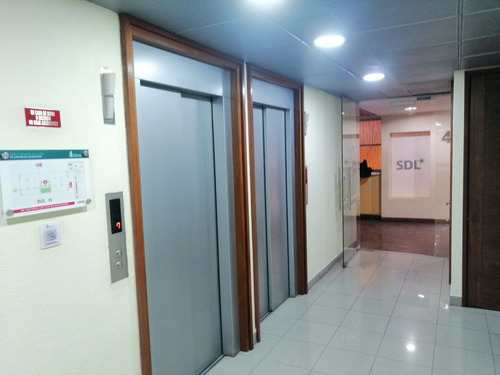 Arriendo Oficina Habilitada De 255,36 M2, Metro Pedro De Val