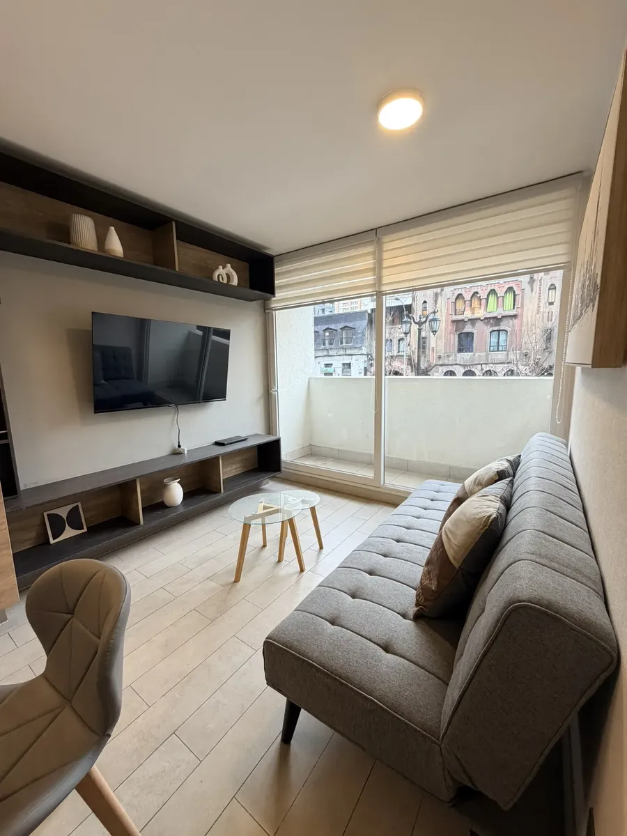 Imagen 2 de 30 de Arriendo Depto Amoblado 2 Dorm 2 Baños Bod Metro Santa Lucia