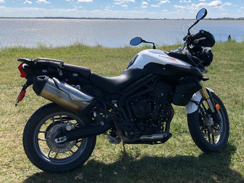Triump Tiger 800