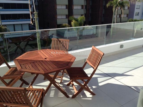 Apartamento En Alquiler Anual Con Parrillero Propio, Zona De Península - Ref: 3843