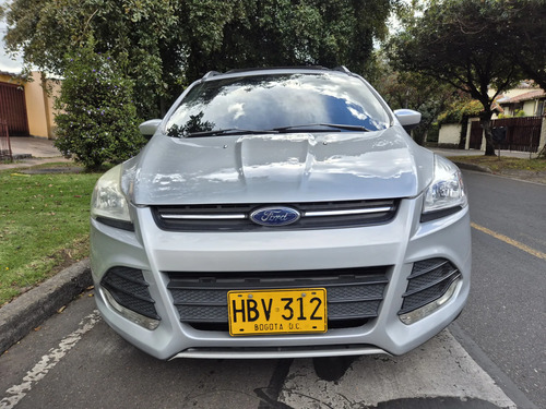 Ford Escape 2.0 Titanium Techo Cuero