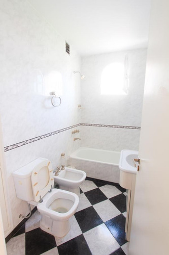 Imagen 13 de 23 de Semipiso De Categoría - 4 Ambientes Con Dependencia - 125 M2 - Impecable Estado