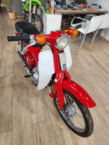 Motocicleta Honda C90 Econo Power