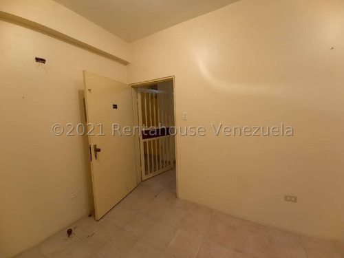 Edificio En Venta / Municipio Guaicaipuro Los Teques Yo 25-15970
