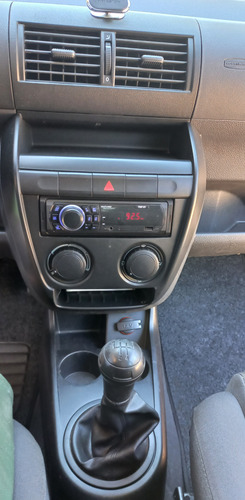Volkswagen Fox 1.0 Plus Total Flex 5p