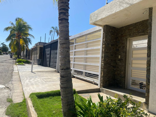 Casas En Conj Privado, Playa Moreno